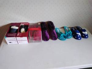 lot 44 image: Lot of Womens Slippers