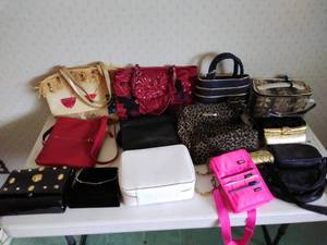 lot 49 image: Lot of Purses 22