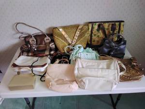 lot 55 image: Lot of Misc purses