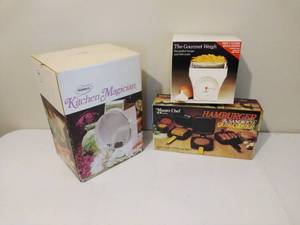 lot 223 image: 3 Small Kitchen Items