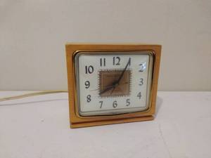lot 235 image: VINTAGE GE Alarm Clock