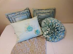 lot 245 image: 4 Decorative Blue Pillows & Throw Blanket