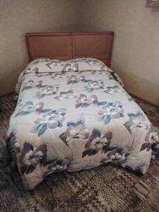 lot 68 image: Dixie Full Size Headboard & Bed