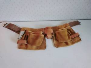 lot 81 image: Nicholas Leather Tool Belt