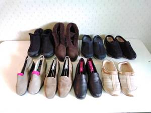 lot 66 image: Womens Shoe Lot 44