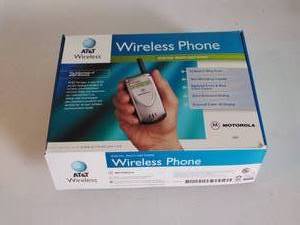 lot 63 image: 3 Wireless Phones