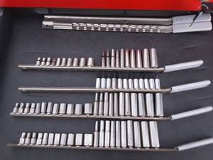 lot 11 image: Craftsman 14 Standard & Metric Sockets