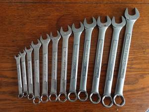 lot 21 image: Craftsman Metric Combination Wrenches