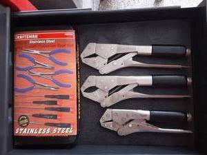 lot 28 image: Long Reach Tool Set & Craftsman Vice Grips