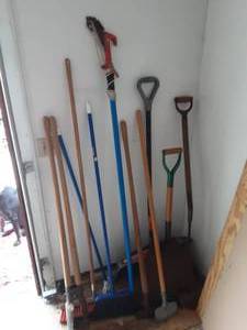 lot 52 image: 10 Yard Implements