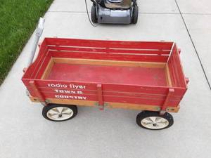 lot 59 image: Radio Flyer Wagon