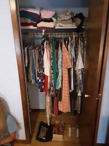 lot 89 image: Lot Of Ladies Wear-Bring Boxes
