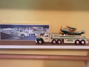 lot 105 image: Hess Truck