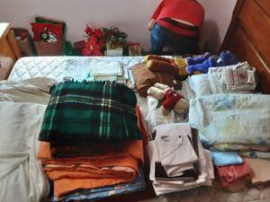 lot 117 image: Linens