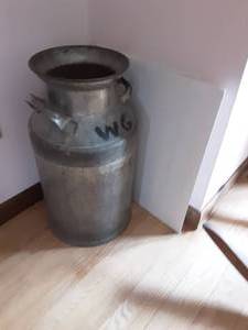 lot 128 image: Milk Can