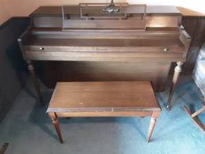 lot 145 image: Gulbransen Piano With Bench & Lamp 56x23x36  Bring Help To Load