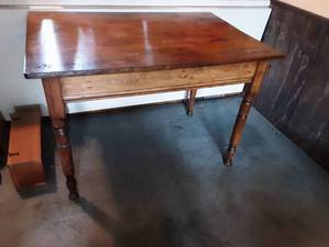 lot 156 image: Small Vintage Table-Farm House 42x27x29