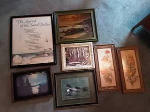 lot 172 image: Wall Decor