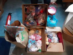 lot 173 image: Assorted Yarn