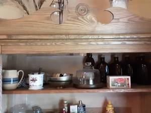 lot 175 image: Collectibles-Shaving & Syrup (Top Shelf)