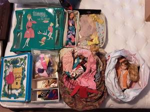 lot 183 image: Vintage Barbies, Clothing, Cases & Other Fashion Dolls