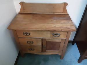 lot 185 image: Vintage Commode (Dry Sink) 32x18x28