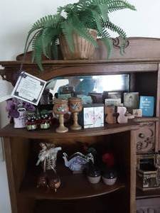 lot 197 image: Lot Of Miniatures (Books), Collectibles Salt & Peppers