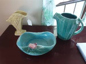 lot 209 image: 3-Piece McCoy Pottery