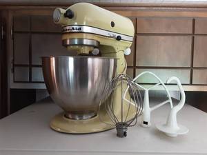 lot 217 image: Kitchen Aid Stand Mixer With Attachments & Bowl