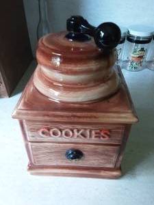 lot 239 image: McCoy Cookie Jar