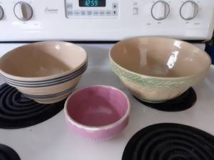 lot 242 image: 3-Crock Bowls