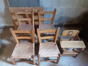 lot 302 image: 5-Kids Chairs