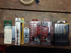 lot 311 image: Screw Drivers, Cutters, Scrapers & More