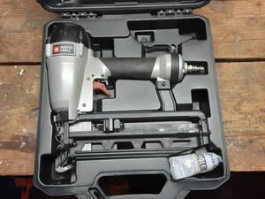 lot 312 image: Porter-Cable 16 Gauge Finish Nailer