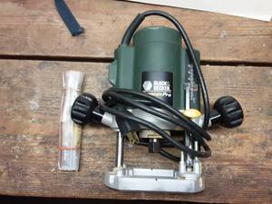 lot 315 image: Black & Decker Plunge Router With Bits