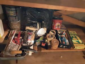 lot 318 image: Assorted Painting Supplies