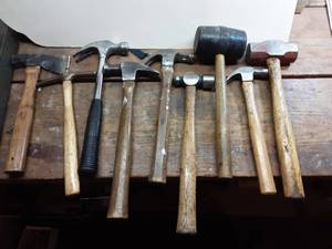 lot 325 image: 9-Hammers