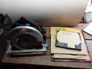 lot 332 image: Circular Saw & Assorted Blades