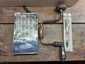 lot 335 image: Hand Drill With Bits