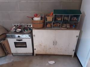 lot 357 image: Play Stove, Doll House, Cupboard