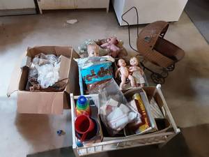 lot 358 image: Dolls, Doll buggy, Crib Stuffed Animals