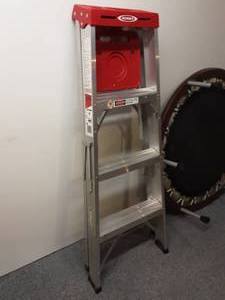 lot 365 image: Werner 4 Aluminum Ladder