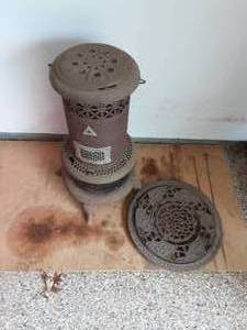 lot 6 image: Vintage Perfection Kerosene Stove