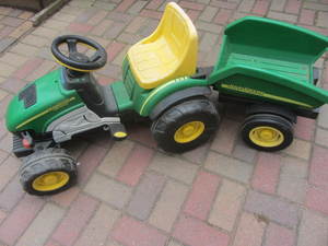 John Deere Toy Tractor & Wagon
