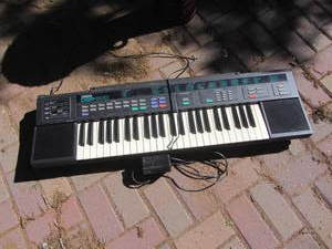 Yamaha Keyboard, Charger