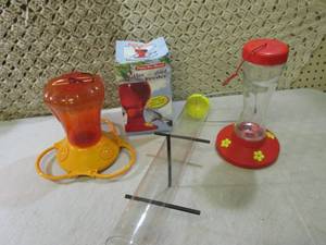 4 Bird Feeders  D-3...