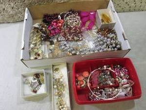 Lot of Assorted Jewelry  RM1...