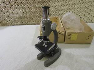 Vintage Selsi Microscope  EC1...