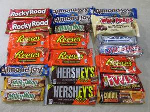 Assorted Candy Bars Etc  B-1...