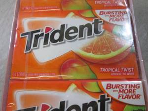 12 Packs of Trident Tropical Twist ...